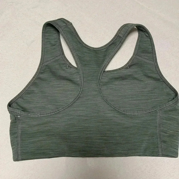 NIKE Dri-Fit Women’s Sports bra, Activewear. Size M. NWOT. - Picture 3 of 3